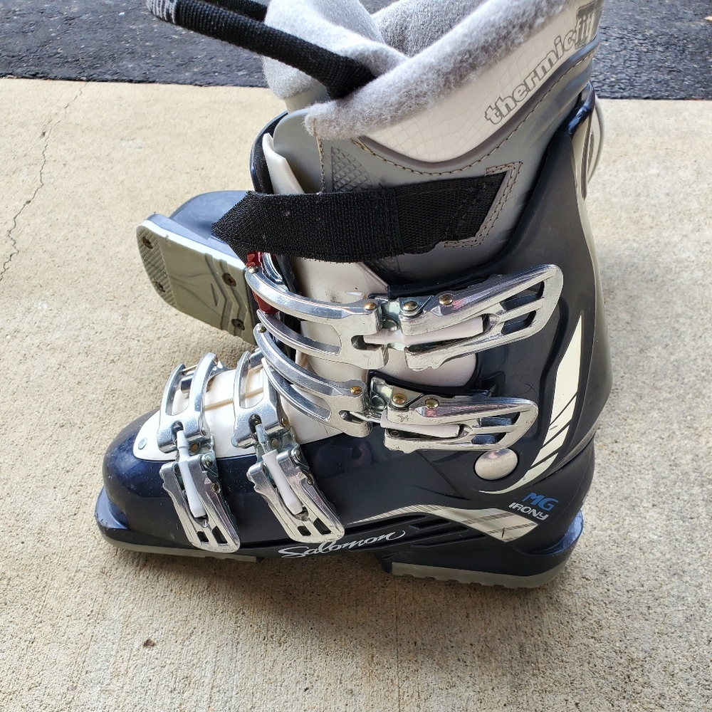 Salomon Women's Ski Boots - Size 7-7.5, 24.5